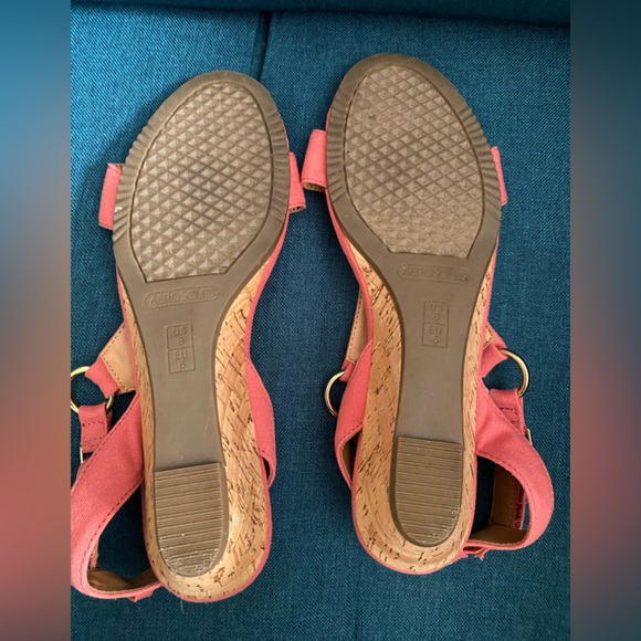 Aerosoles size 8 sandals Salmon Pink sandals. Velcro closure. GUC. 🦩🎀🌺 - Picture 5 of 12